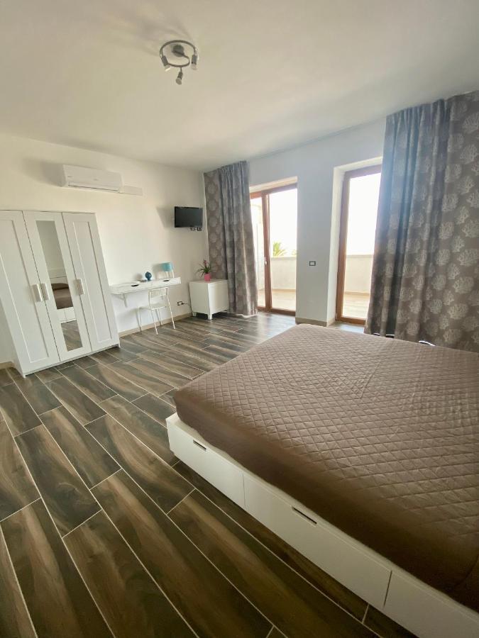 ויאסטה Manfredi Sea Room מראה חיצוני תמונה