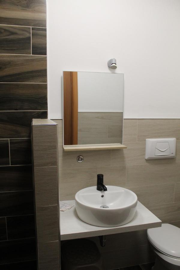ויאסטה Manfredi Sea Room מראה חיצוני תמונה