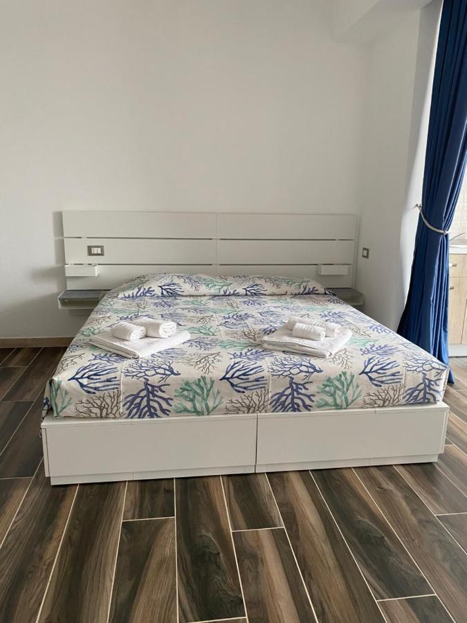 ויאסטה Manfredi Sea Room מראה חיצוני תמונה