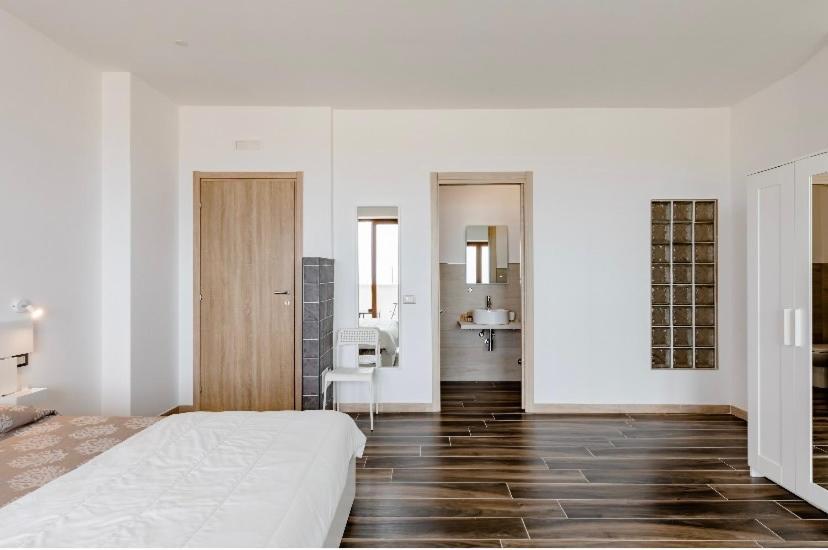 ויאסטה Manfredi Sea Room מראה חיצוני תמונה