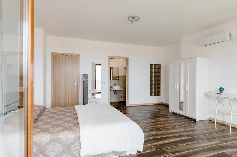 ויאסטה Manfredi Sea Room מראה חיצוני תמונה