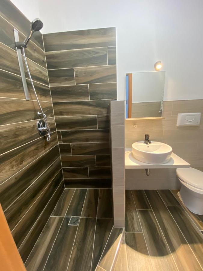 ויאסטה Manfredi Sea Room מראה חיצוני תמונה